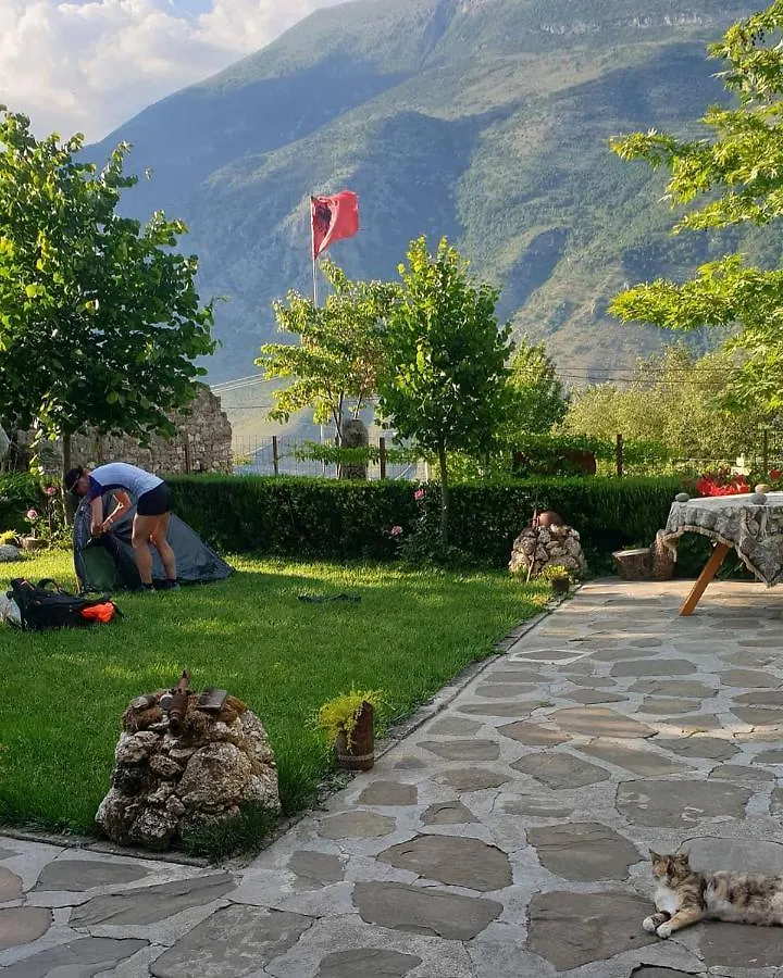 Bujtina Peshtan Guesthouse&Camping Tepelene 0*,  Albánie