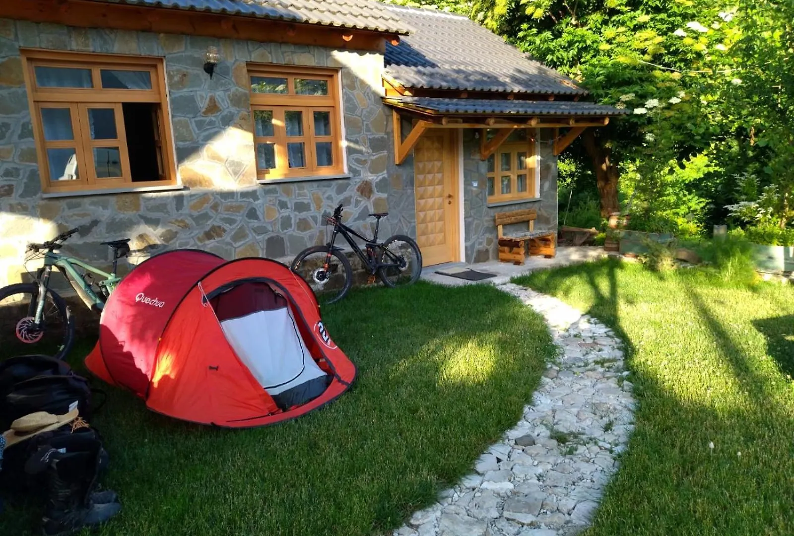 Bujtina Peshtan Guesthouse&Camping Tepelene