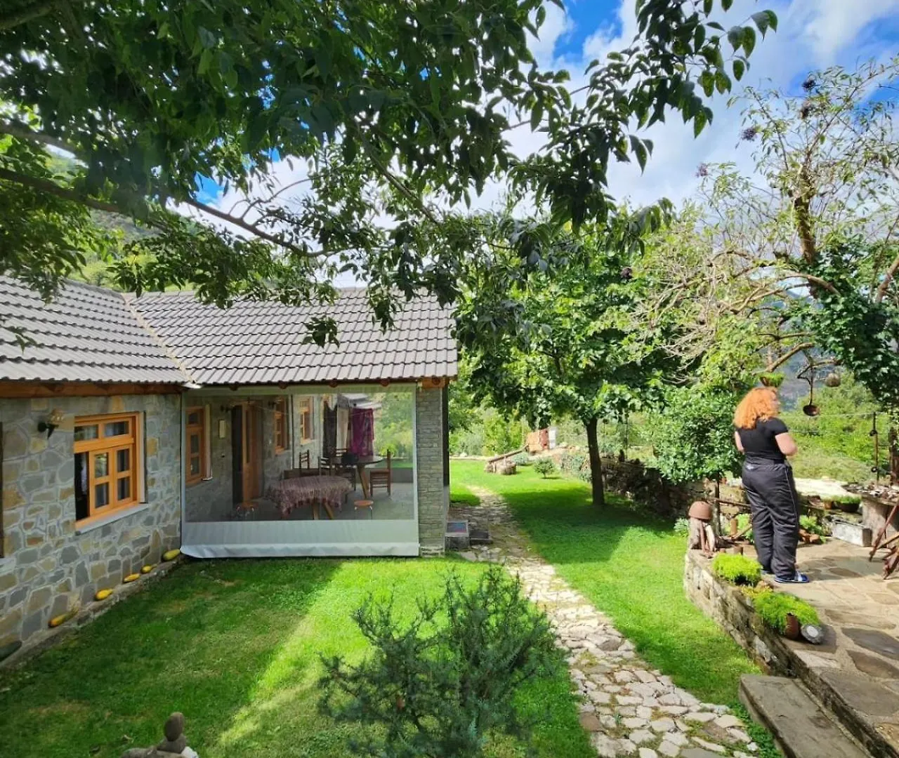 Bujtina Peshtan Guesthouse&Camping Tepelene Albanië